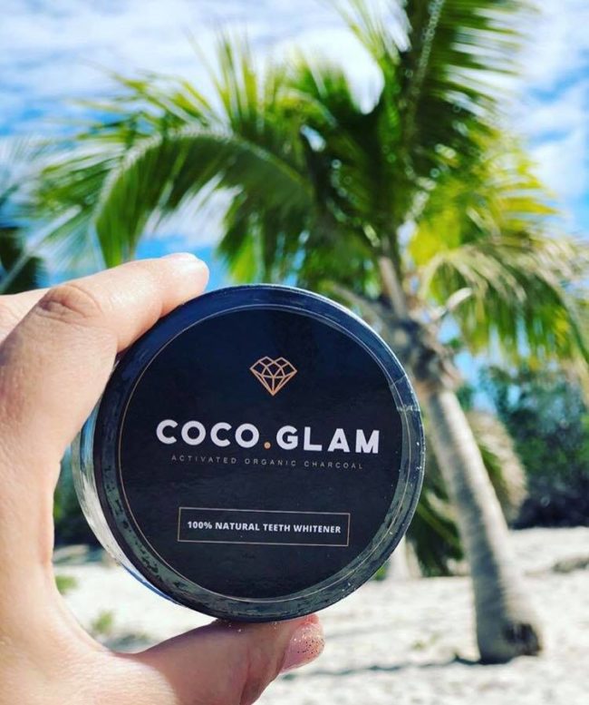 Coco Glam přírodní prostředek pro bílé zuby